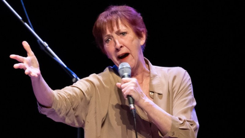 Loes Luca ontmoet Teleruptor - Maria Galante - van - hier - naar - daar - tour