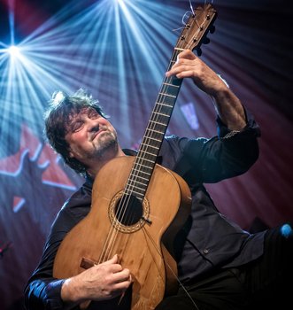 Eric Vaarzon Morel - Fiesta